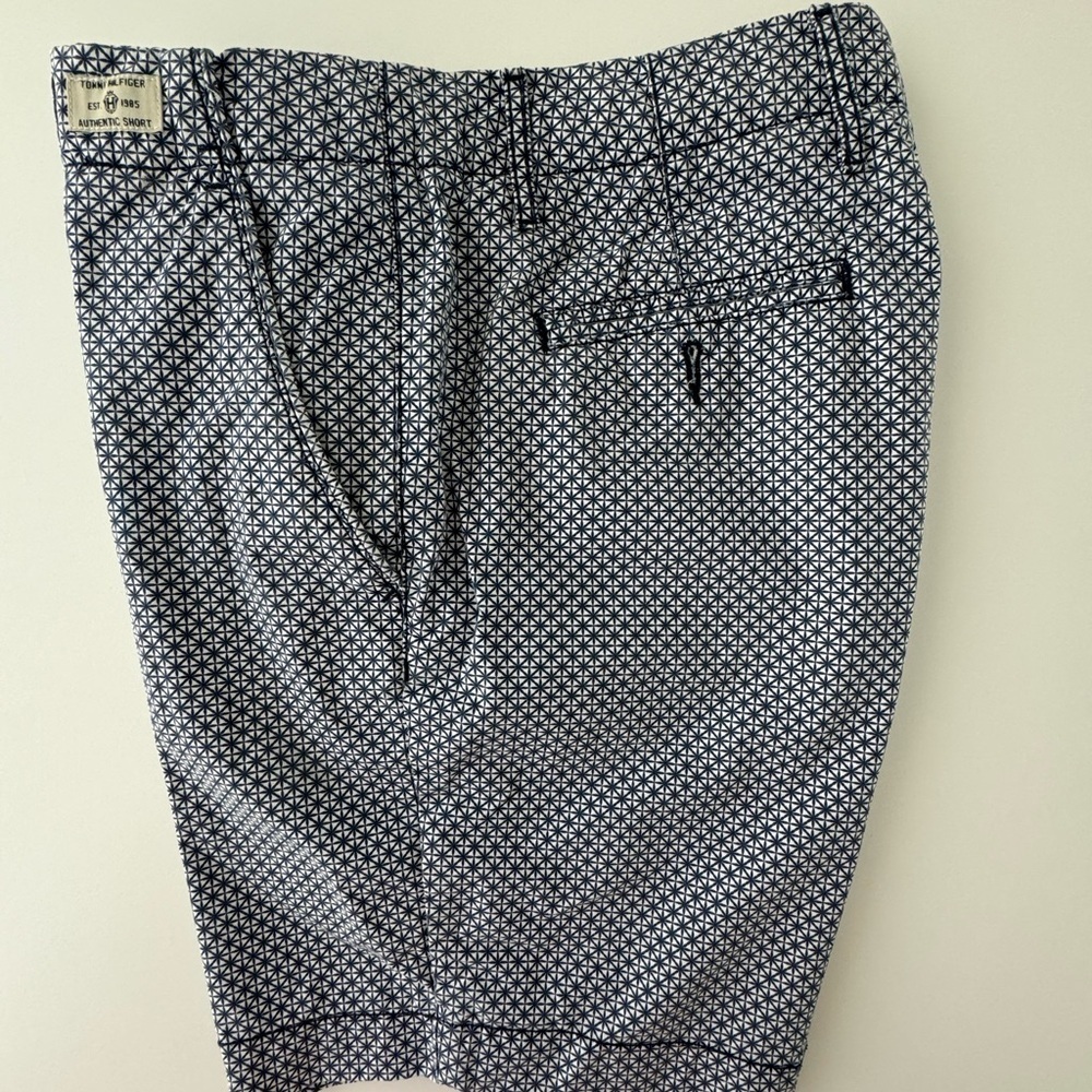 Men’s Tommy Hilfiger shorts size 30